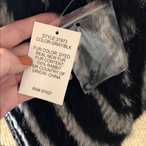 Dolce Cabo Black & White Rabbit Fur Vest S NWT - Picture 4 of 5